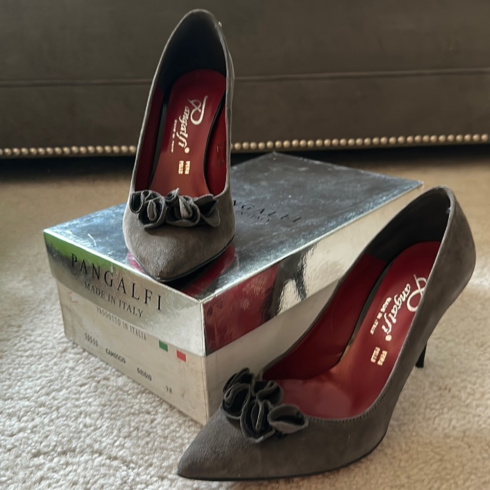 Brand new, never worn Italian heels